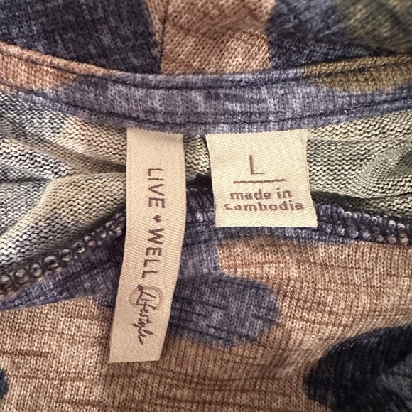 Camouflage Cowl Neck Sweater Ruching on Sides Soft Cozy Fall Sz L - Picture 7 of 10